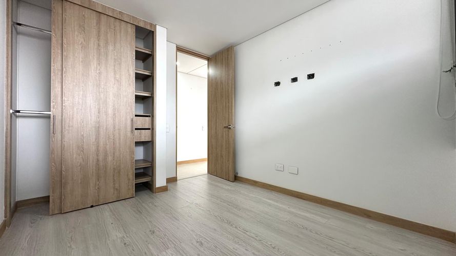 Apartamento de 3 alcobas en arriendo en Altos Del Poblado, Medellín, 130 m² · foto 11 de 19