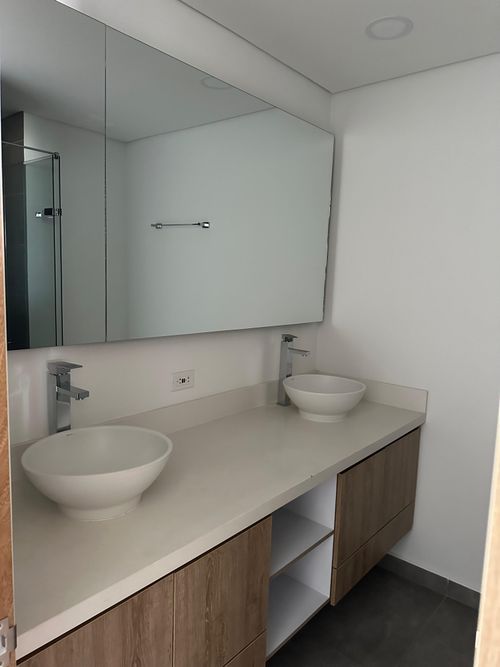 Apartamento de 3 alcobas en arriendo en Altos Del Poblado, Medellín, 130 m² · foto 12 de 19