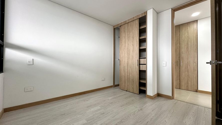 Apartamento de 3 alcobas en arriendo en Altos Del Poblado, Medellín, 130 m² · foto 14 de 19