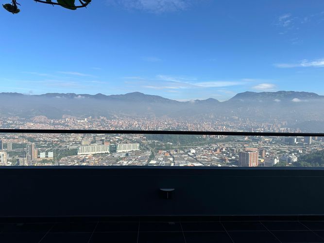 Apartamento de 3 alcobas en arriendo en Altos Del Poblado, Medellín, 130 m² · foto 15 de 19