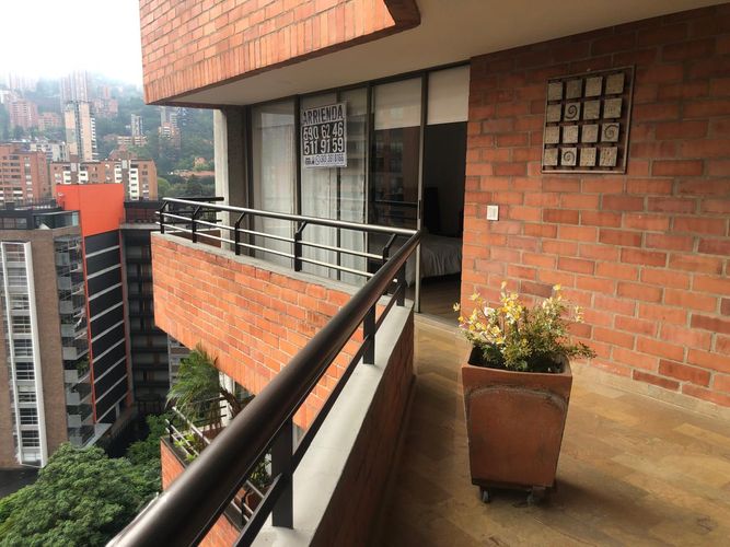Apartamento de 3 alcobas en arriendo en La Florida, Medellín, 208 m² · foto 2 de 8