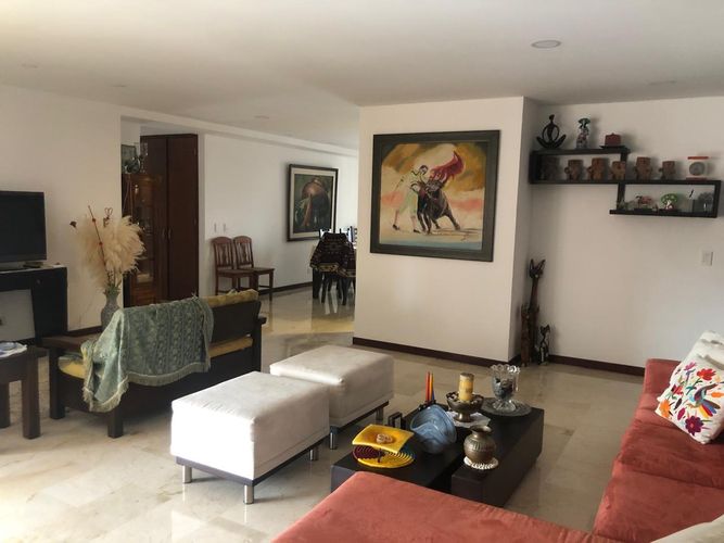 Apartamento de 3 alcobas en arriendo en La Florida, Medellín, 208 m² · foto 3 de 8