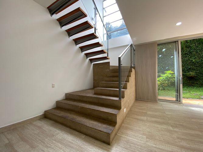 Casa de 3 alcobas en arriendo en Los Balsos No.2, Medellín, 220 m² · foto 4 de 17