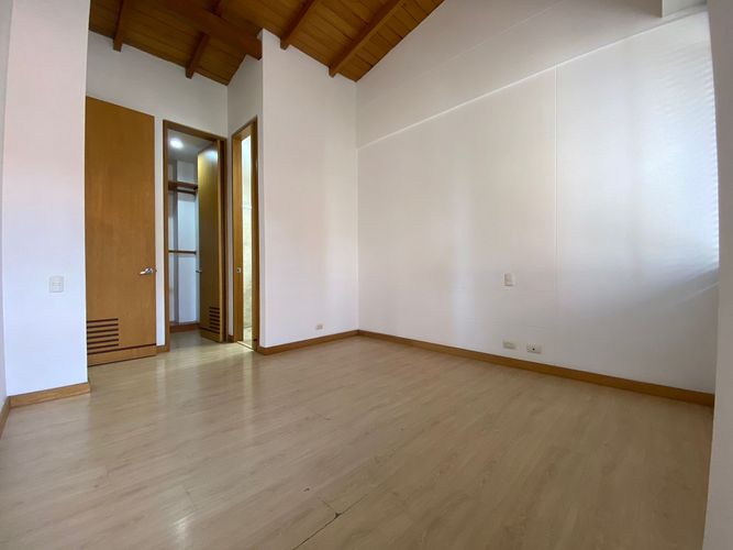 Casa de 3 alcobas en arriendo en Los Balsos No.2, Medellín, 220 m² · foto 16 de 17