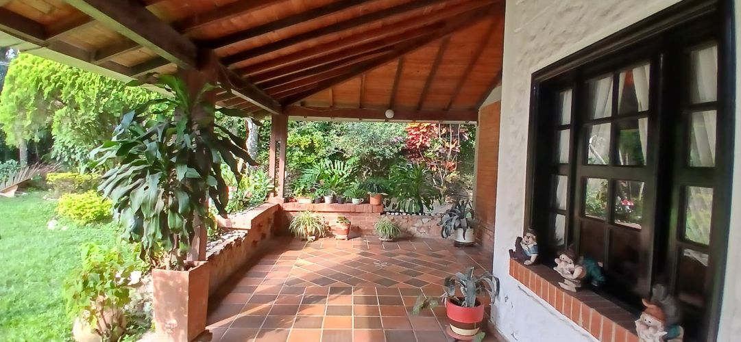 Casa de 3 alcobas en venta en Los Llanitos, Piedecuesta, 980 m² · foto 2 de 18