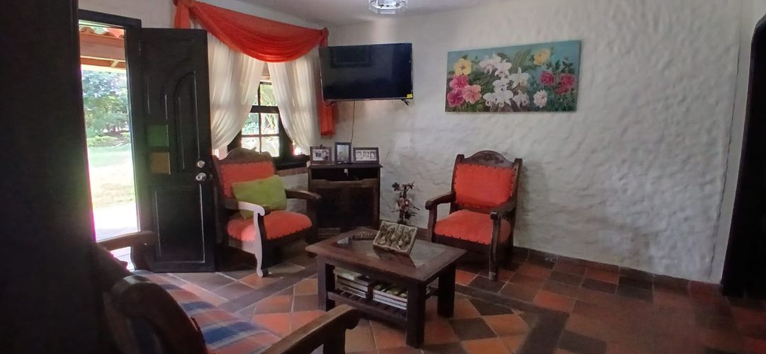 Casa de 3 alcobas en venta en Los Llanitos, Piedecuesta, 980 m² · foto 8 de 18