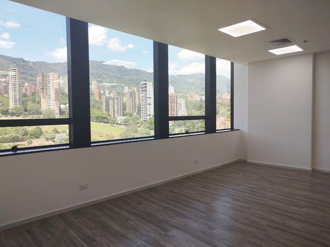 Oficina en arriendo en El Poblado, Medellín, 64 m² · foto 13 de 19
