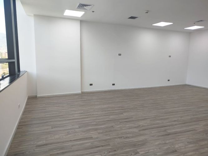Oficina en arriendo en El Poblado, Medellín, 64 m² · foto 17 de 19
