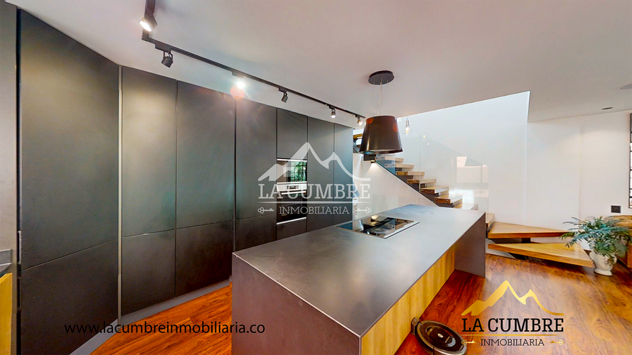 Casa de 3 alcobas en venta en San Lucas, Medellín, 310 m² · foto 3 de 21