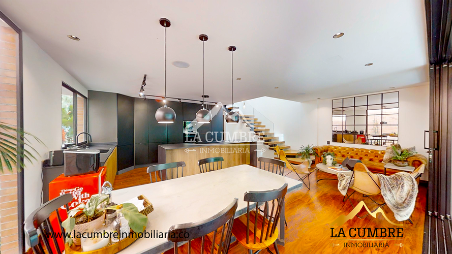 Casa de 3 alcobas en venta en San Lucas, Medellín, 310 m² · foto 4 de 21