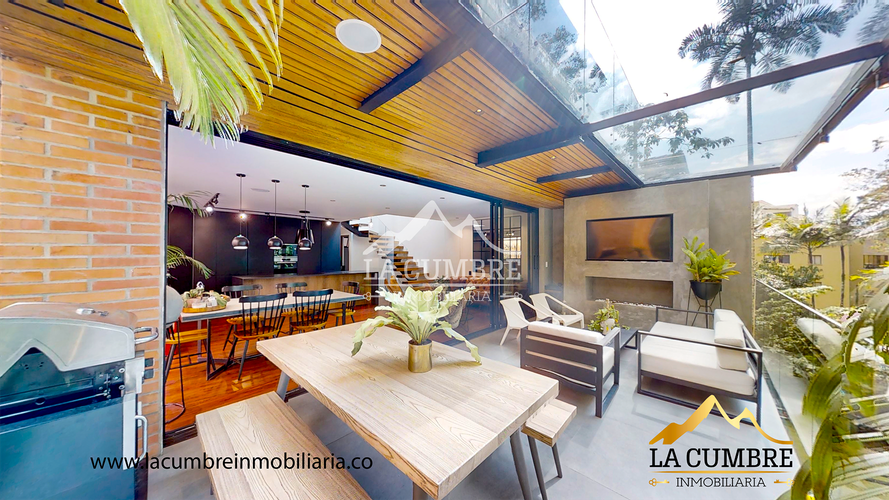 Casa de 3 alcobas en venta en San Lucas, Medellín, 310 m² · foto 7 de 21