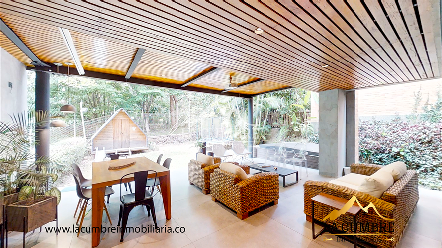 Casa de 3 alcobas en venta en San Lucas, Medellín, 310 m² · foto 11 de 21