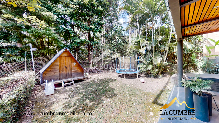 Casa de 3 alcobas en venta en San Lucas, Medellín, 310 m² · foto 12 de 21