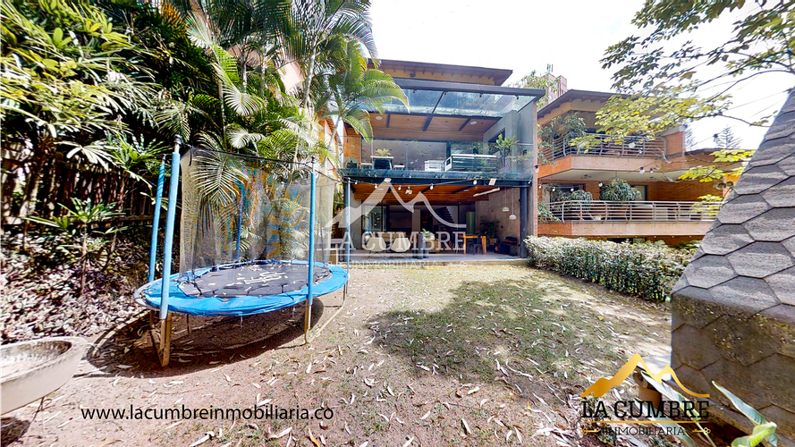 Casa de 3 alcobas en venta en San Lucas, Medellín, 310 m² · foto 13 de 21