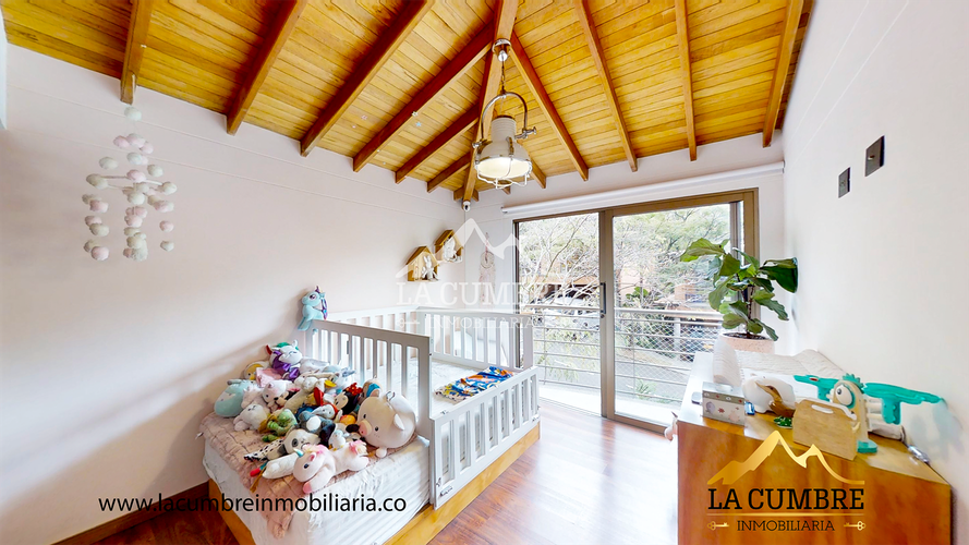 Casa de 3 alcobas en venta en San Lucas, Medellín, 310 m² · foto 16 de 21