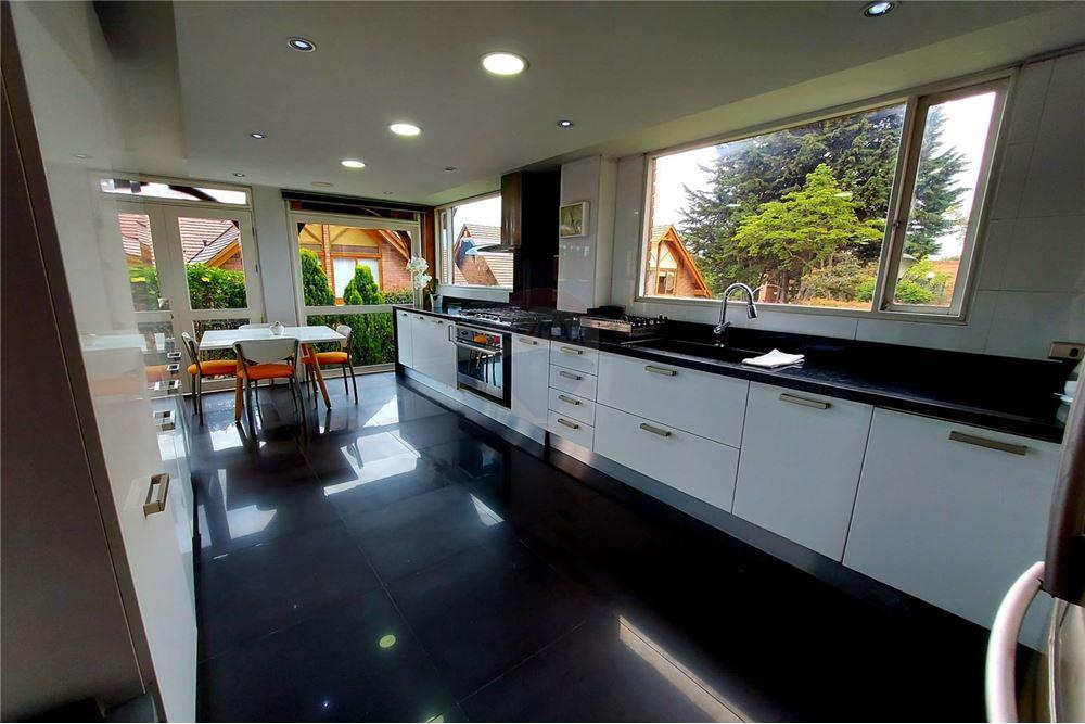 Casa en venta en Cerros De Suba, Bogotá · foto 12 de 24
