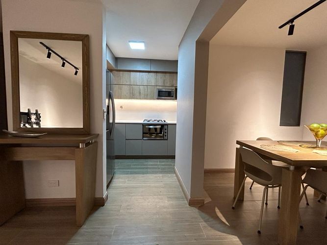 Apartamento de 3 alcobas en arriendo en Los Balsos, Medellín, 86 m² · foto 3 de 9