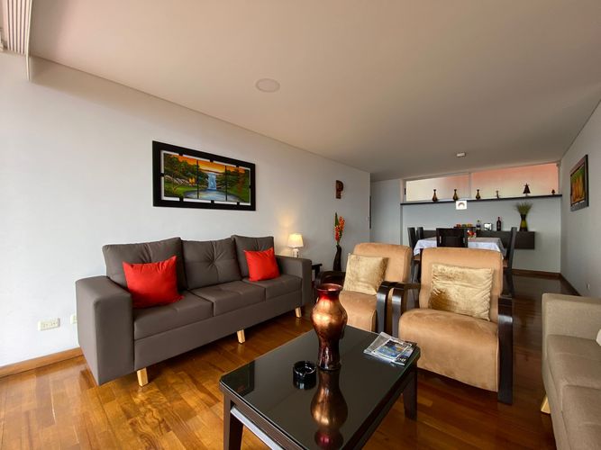 Apartamento de 2 alcobas en arriendo en Los Balsos, Medellín, 120 m² · foto 2 de 19