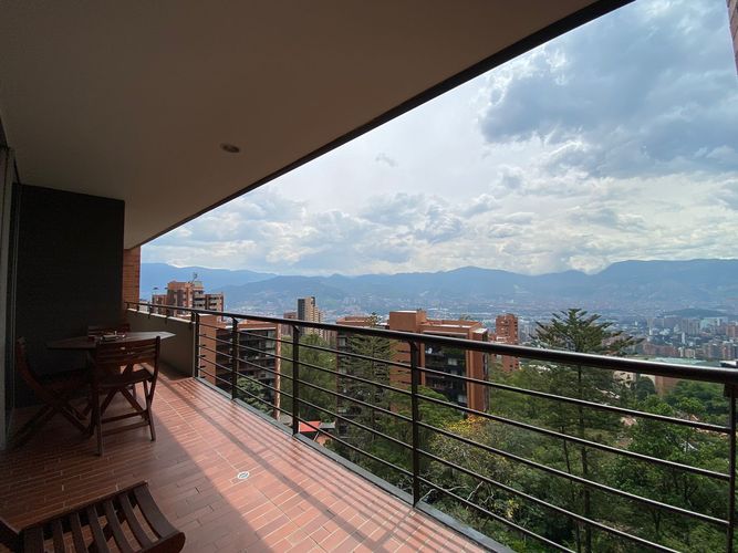 Apartamento de 2 alcobas en arriendo en Los Balsos, Medellín, 120 m² · foto 11 de 19
