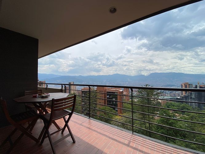 Apartamento de 2 alcobas en arriendo en Los Balsos, Medellín, 120 m² · foto 12 de 19
