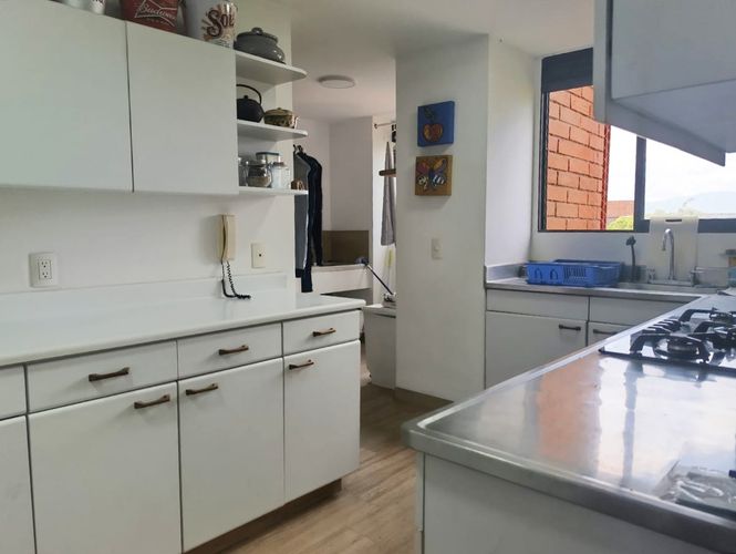 Apartamento de 3 alcobas en arriendo en Los Balsos, Medellín, 170 m² · foto 6 de 19