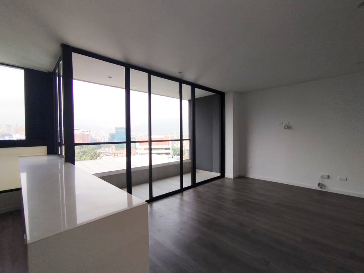 Apartamento en arriendo en Lalinde, Medellín · foto 3 de 17
