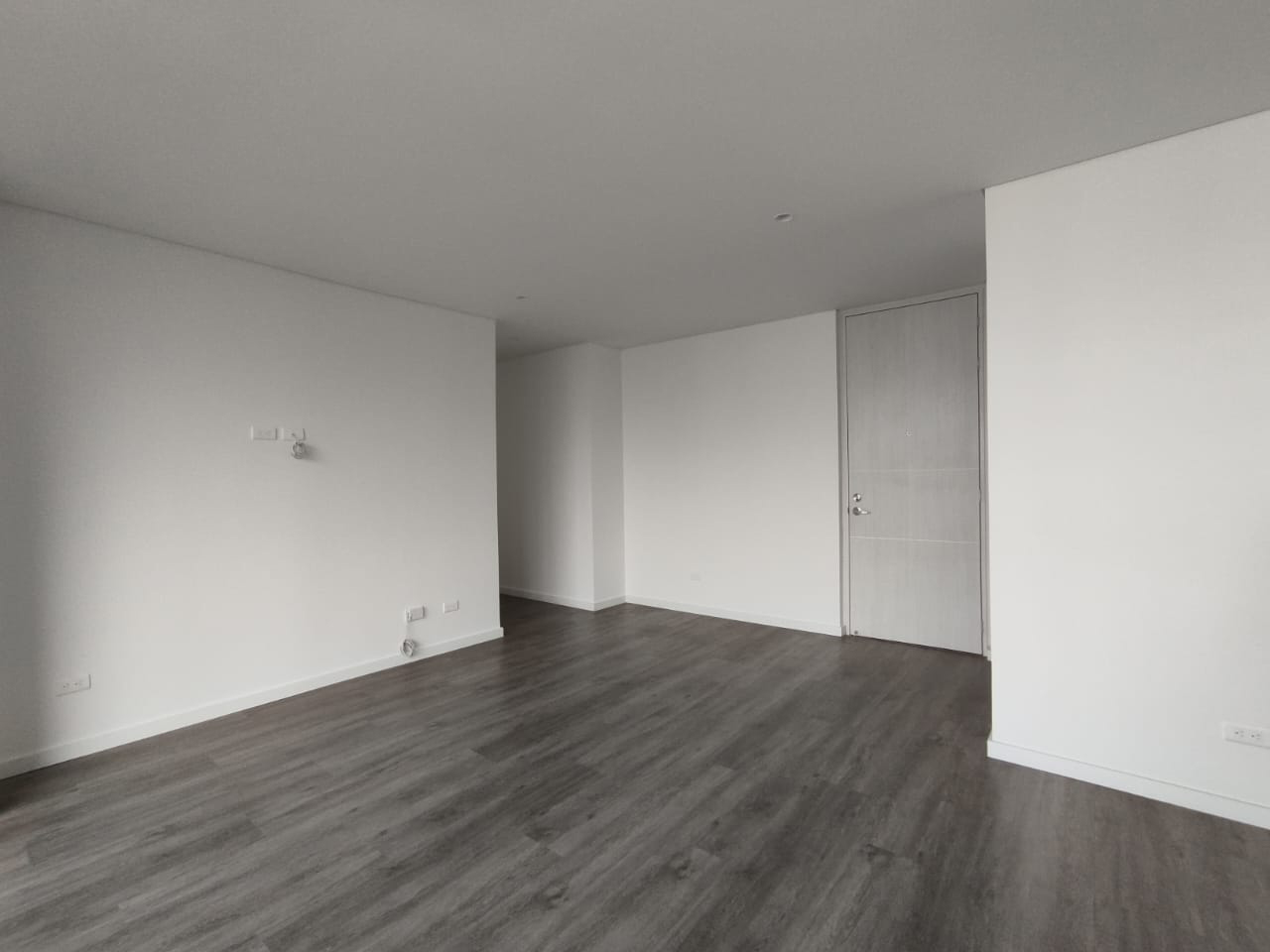 Apartamento en arriendo en Lalinde, Medellín · foto 5 de 17