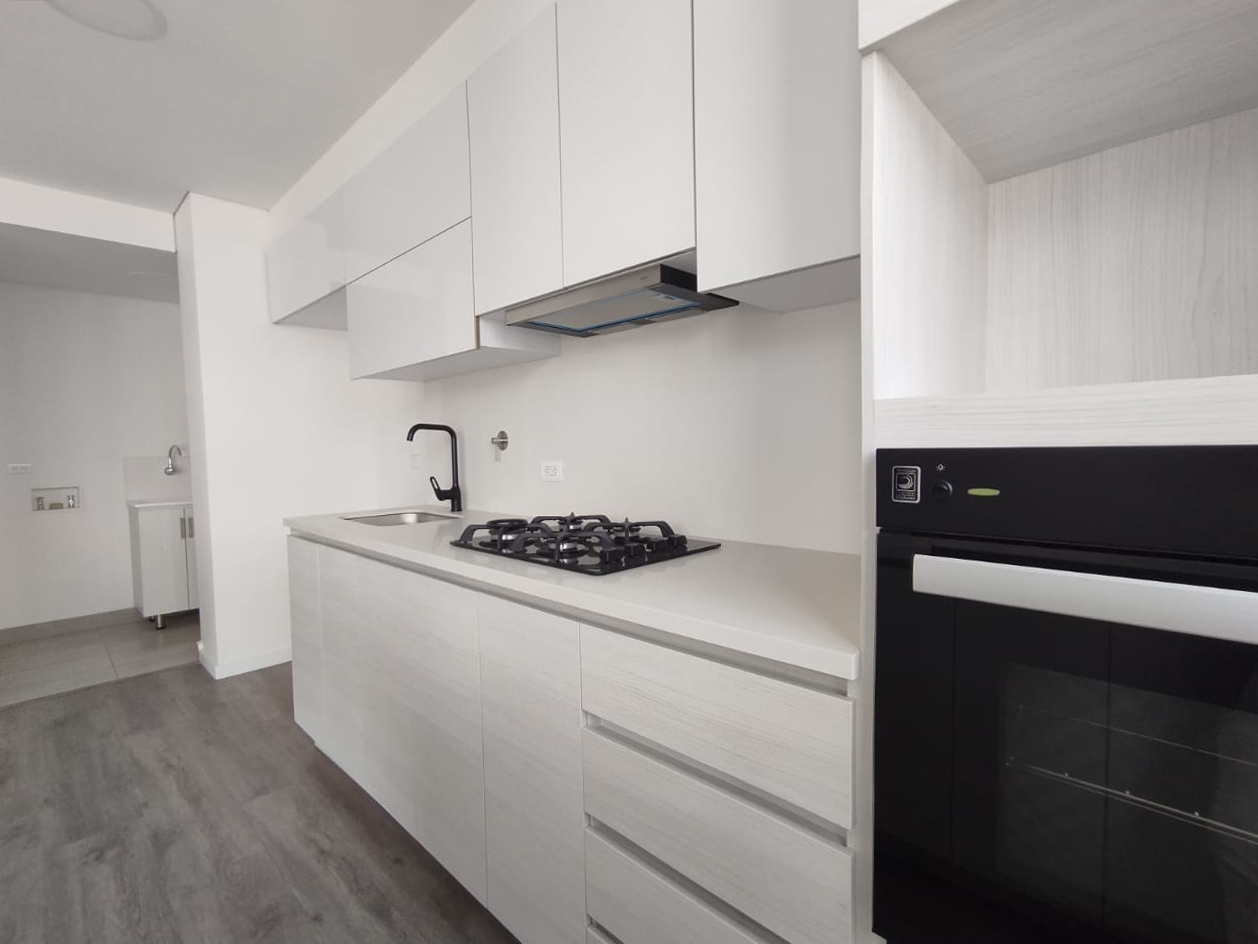 Apartamento en arriendo en Lalinde, Medellín · foto 7 de 17