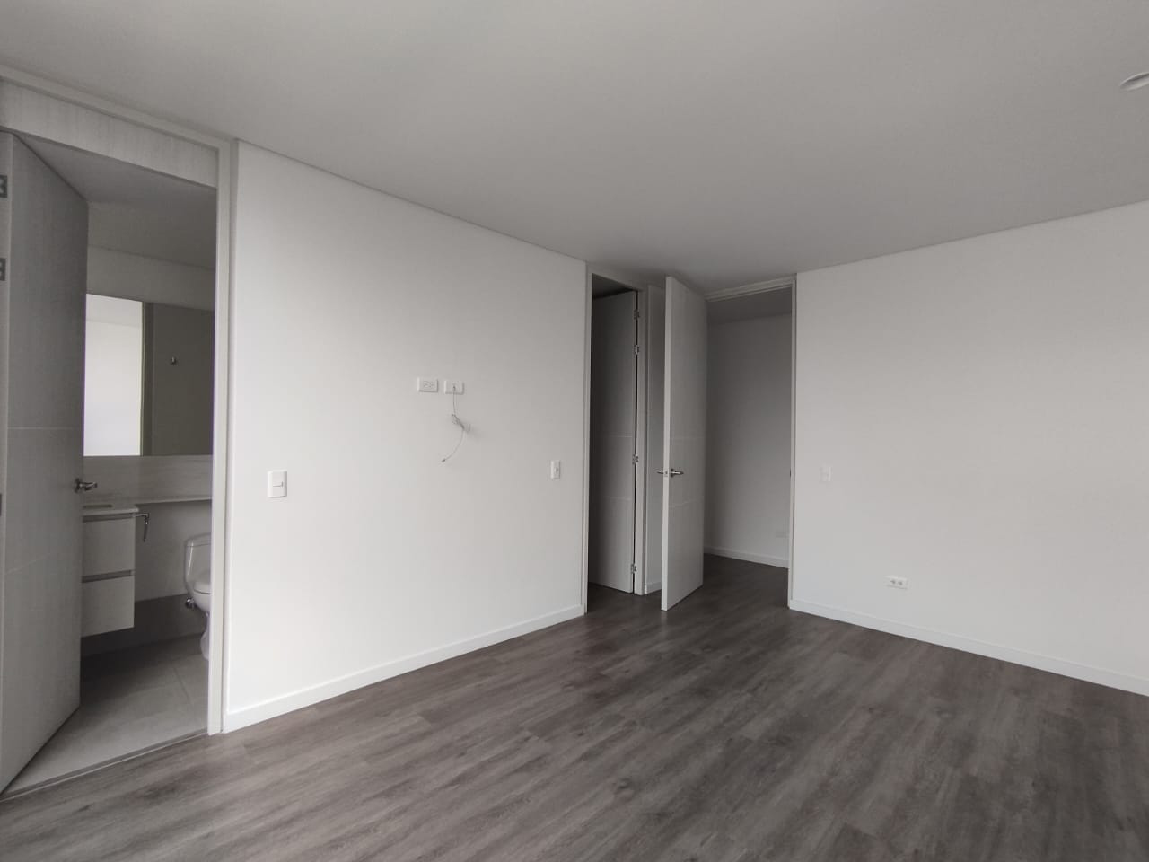 Apartamento en arriendo en Lalinde, Medellín · foto 11 de 17
