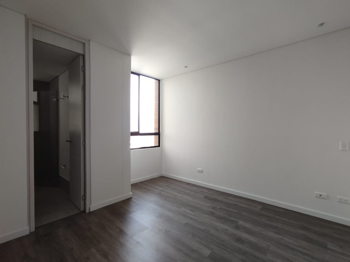 Apartamento en arriendo en Lalinde, Medellín · foto 14 de 17