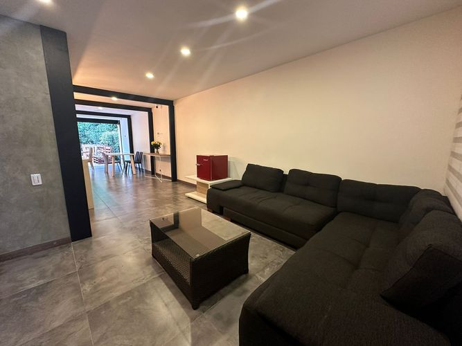 Casa de 3 alcobas en venta en Cumbres, Envigado, 186 m² · foto 3 de 15