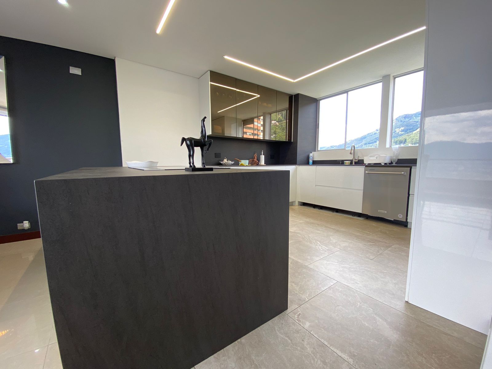 Apartamento en arriendo en El Tesoro, Medellín · foto 6 de 23