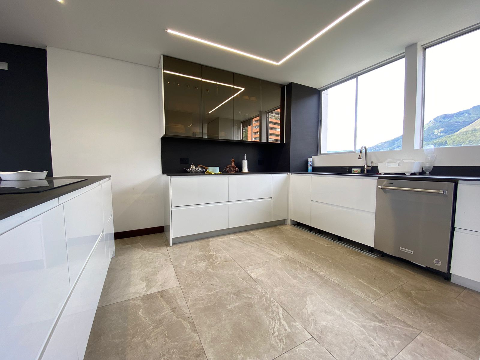 Apartamento en arriendo en El Tesoro, Medellín · foto 7 de 23