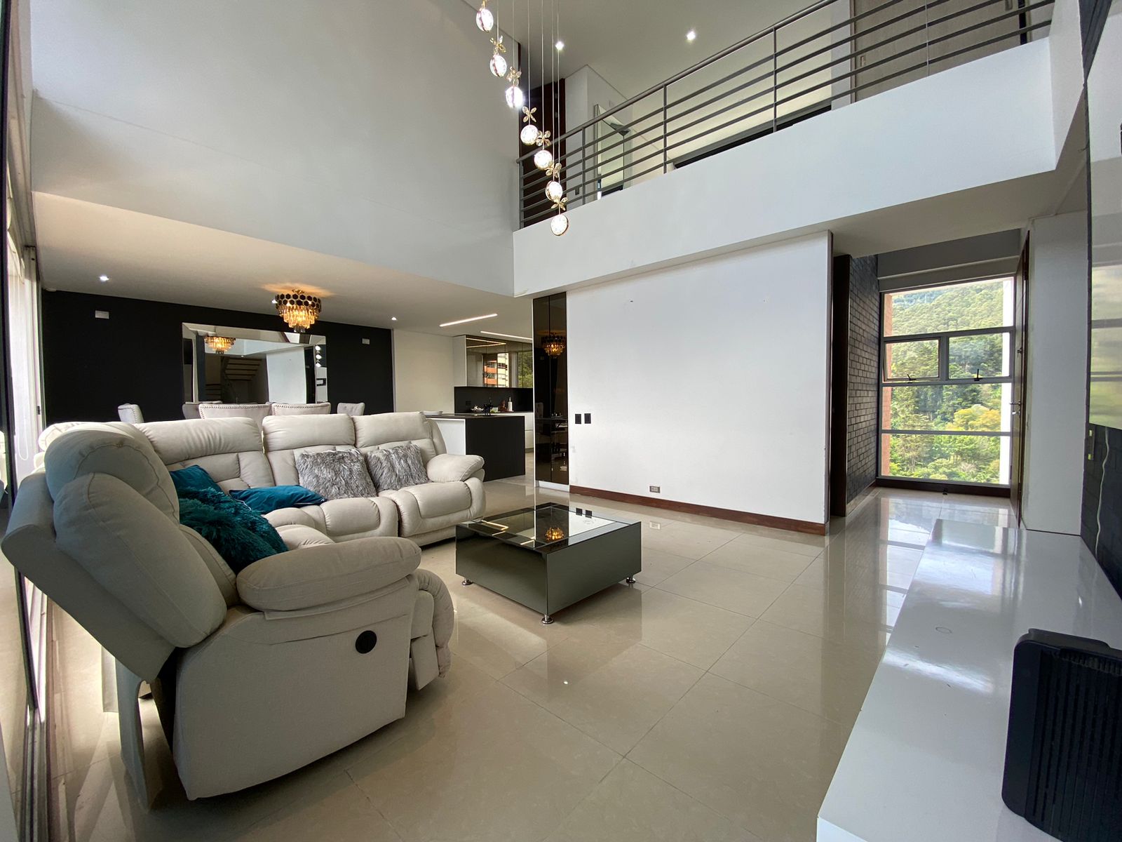 Apartamento en arriendo en El Tesoro, Medellín · foto 20 de 23