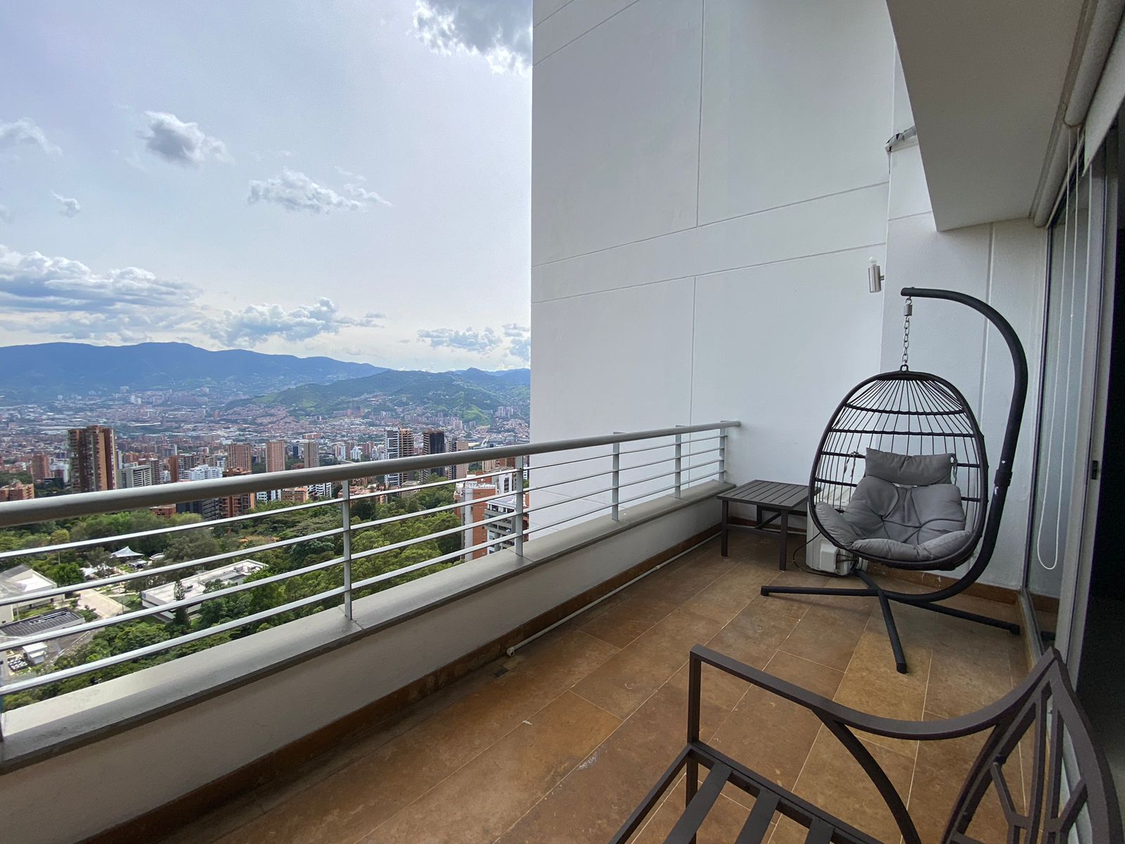 Apartamento en arriendo en El Tesoro, Medellín · foto 22 de 23