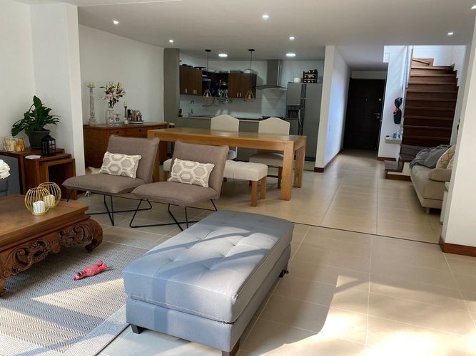 Casa de 3 alcobas en venta en Zuñiga, Envigado, 227 m² · foto 4 de 8