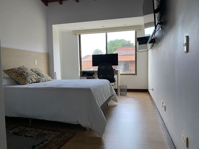 Casa de 3 alcobas en venta en Zuñiga, Envigado, 227 m² · foto 6 de 8
