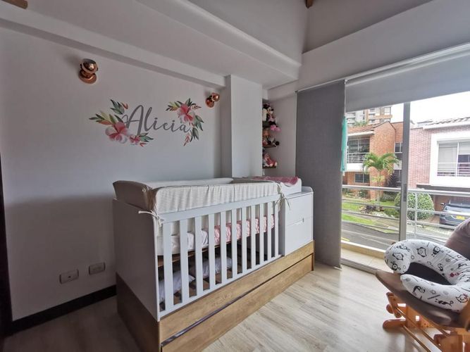 Casa de 3 alcobas en venta en Mont Juic, Envigado, 203 m² · foto 12 de 13