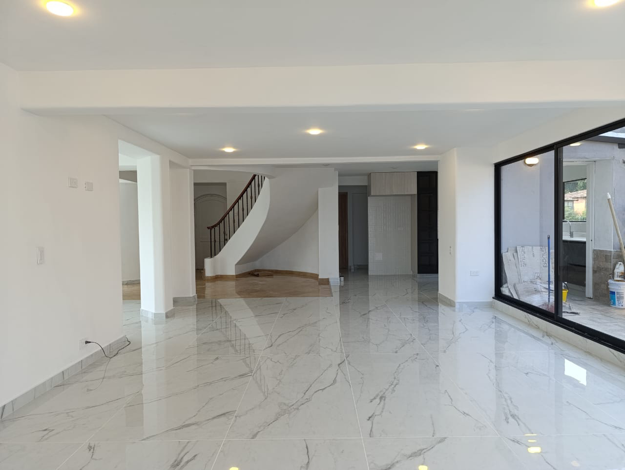 Apartamento en arriendo en El Tesoro, Medellín · foto 3 de 17
