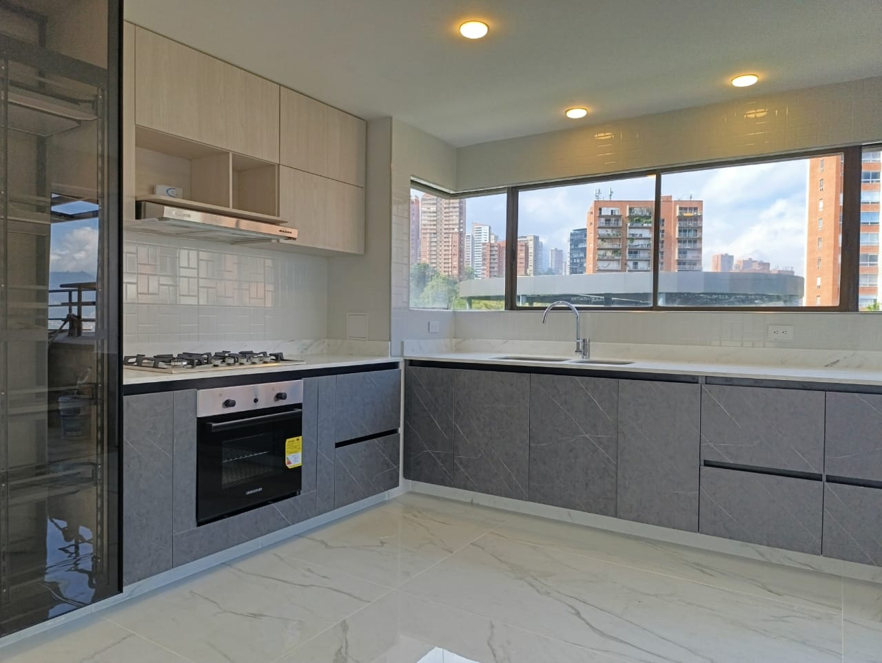 Apartamento en arriendo en El Tesoro, Medellín · foto 9 de 17