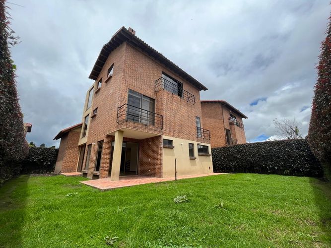 Casa de 4 alcobas en venta en Vereda La Balsa, Chía, 290 m² · foto 2 de 24