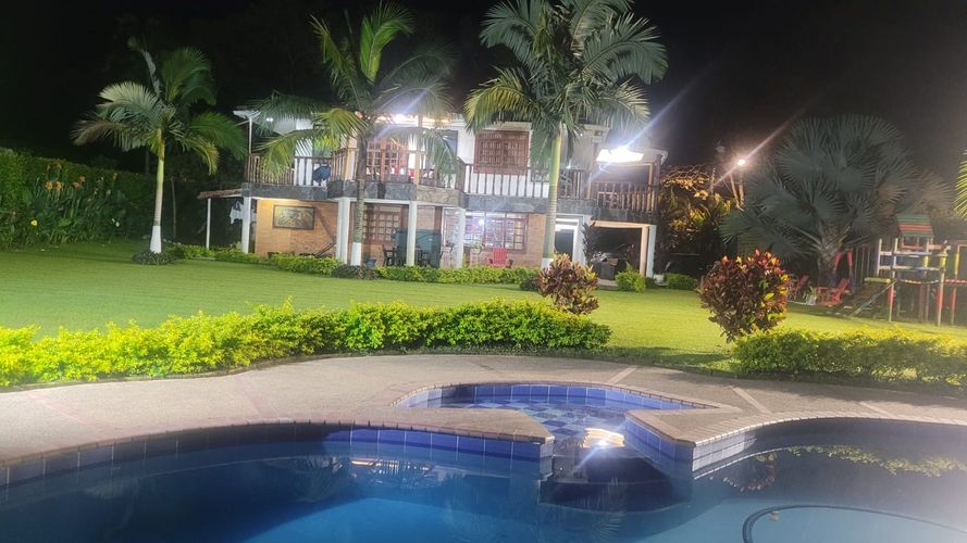 Casa de 6 alcobas en venta en Puerto Espejo, Armenia, 450 m² · foto 3 de 21