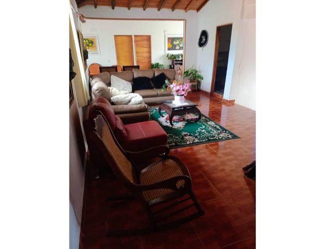 Casa de 7 alcobas en venta en Mesa De Los Santos, Piedecuesta, 500 m² · foto 2 de 18