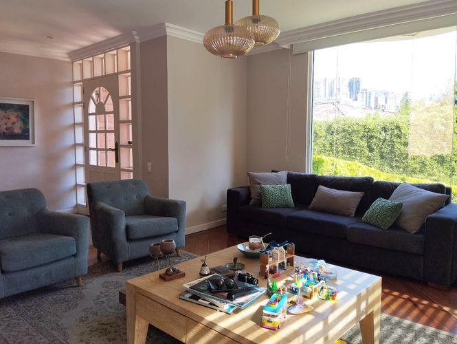 Casa de 4 alcobas en venta en Las Lomas No.1, Medellín, 367 m² · foto 3 de 18
