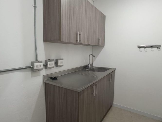 Local en arriendo en Castropol, Medellín, 85 m² · foto 11 de 14