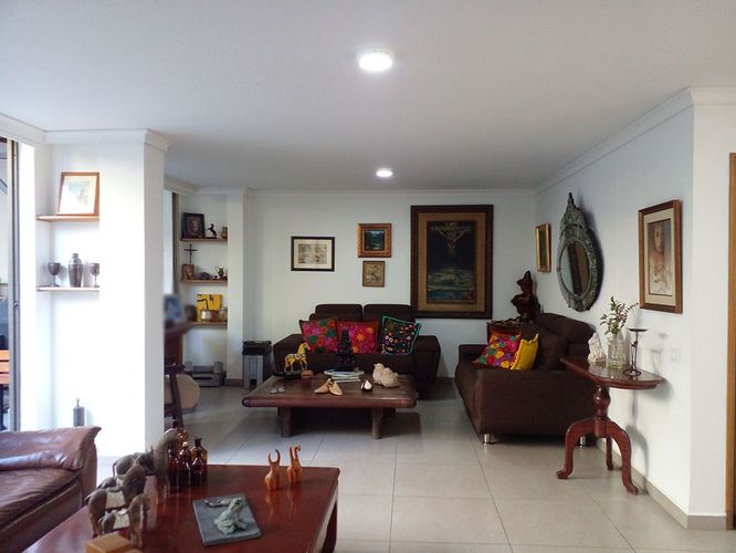 Casa de 3 alcobas en venta en San Lucas, Medellín, 165 m² · foto 3 de 20