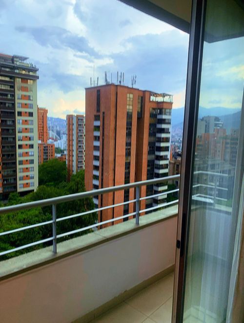 Apartamento de 3 alcobas en venta en Castropol, Medellín, 108 m² · foto 9 de 24