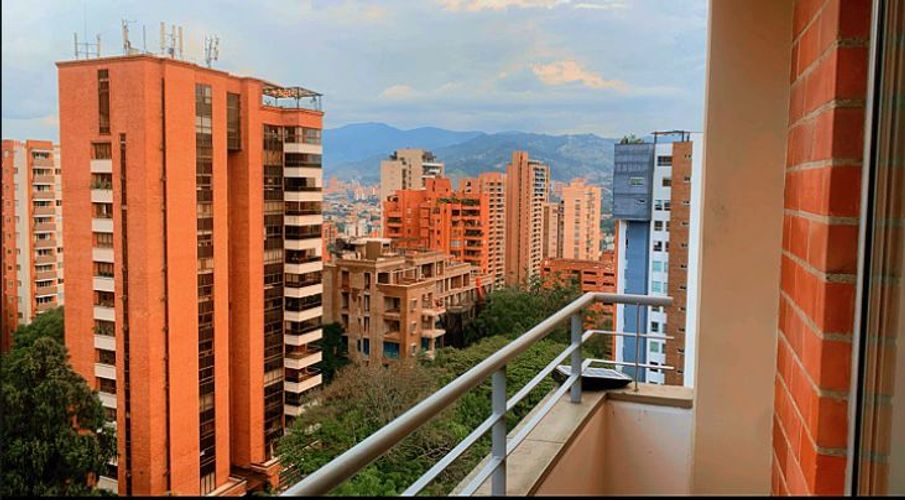 Apartamento de 3 alcobas en venta en Castropol, Medellín, 108 m² · foto 10 de 24