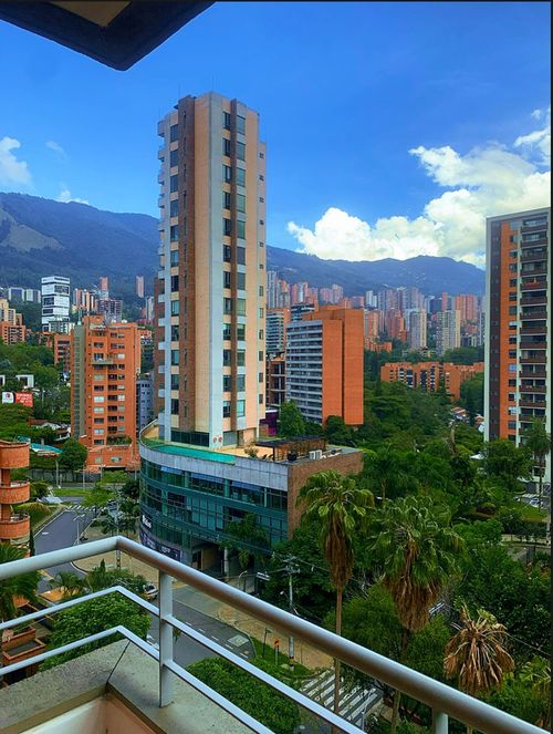 Apartamento de 3 alcobas en venta en Castropol, Medellín, 108 m² · foto 11 de 24