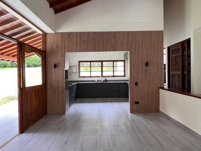 Casa de 3 alcobas en venta en La Ceja, 300 m² · foto 13 de 15